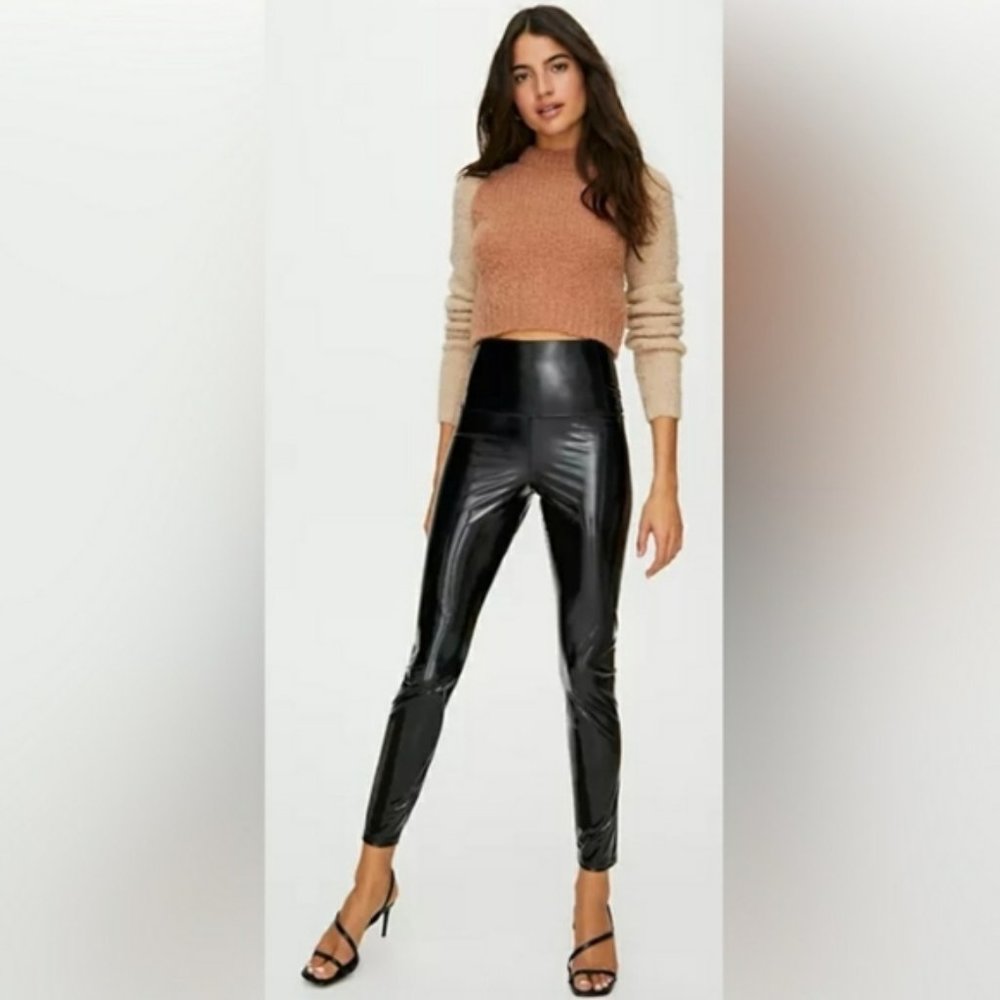 Aritzia Wilfred Free Daria Vegan Faux Leather Leggings Pants Size Medium Black​